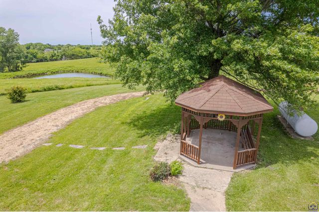 10727 SW Auburn RD, Wakarusa, KS 66546