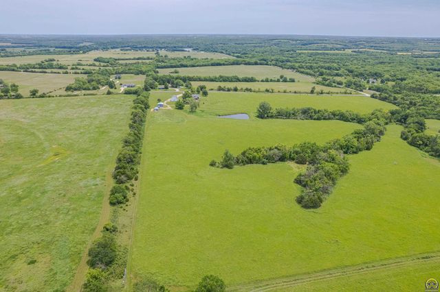 10727 SW Auburn RD, Wakarusa, KS 66546