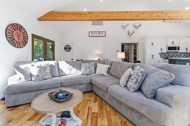 2074 Harris Creek Road, Stanford, KY 40484
