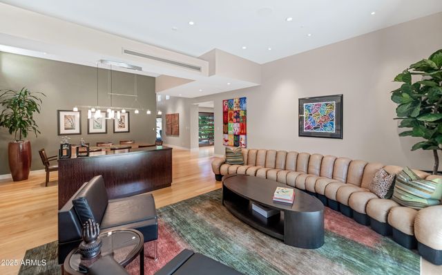 9829 N 49TH Place, Paradise Valley, AZ 85253