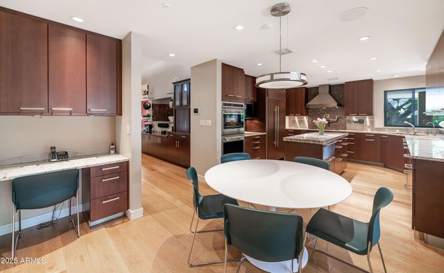 9829 N 49TH Place, Paradise Valley, AZ 85253