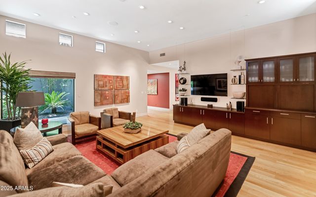 9829 N 49TH Place, Paradise Valley, AZ 85253