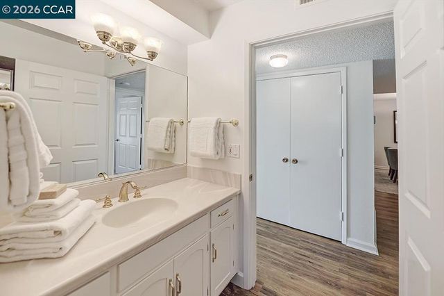 1417 Oakmont Dr 2, Walnut Creek, CA 94595