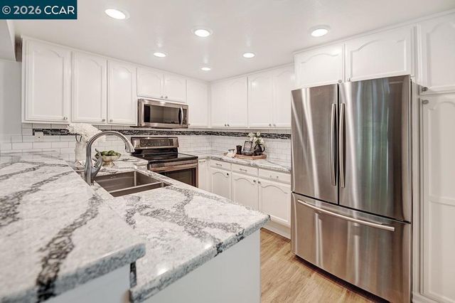 1417 Oakmont Dr 2, Walnut Creek, CA 94595