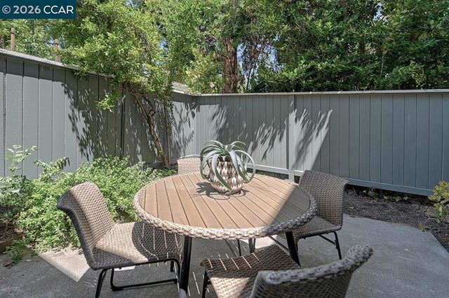1417 Oakmont Dr 2, Walnut Creek, CA 94595
