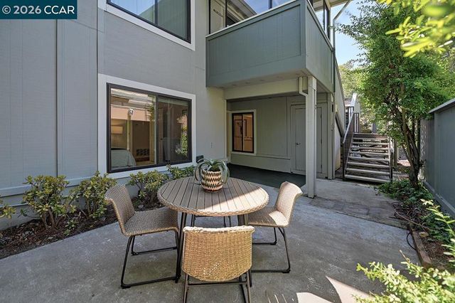 1417 Oakmont Dr 2, Walnut Creek, CA 94595