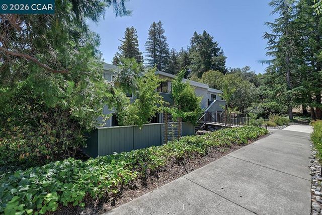 1417 Oakmont Dr 2, Walnut Creek, CA 94595
