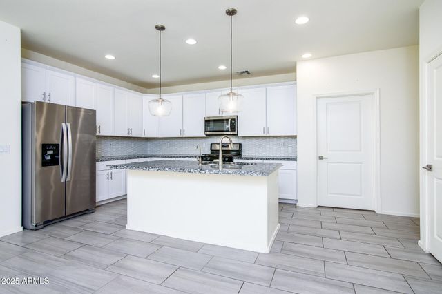 21150 N EVERGREEN Drive, Maricopa, AZ 85138