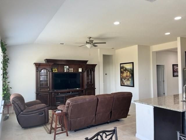 936 Myrna BND, Leander, TX 78641
