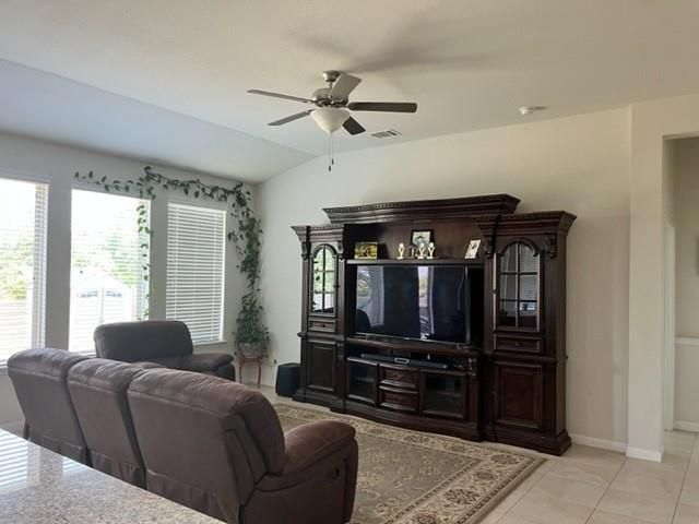936 Myrna BND, Leander, TX 78641