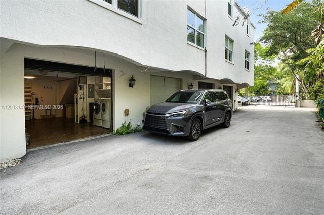 3021 Virginia St 11, Miami, FL 33133