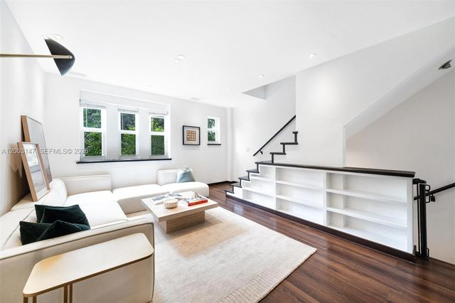 3021 Virginia St 11, Miami, FL 33133