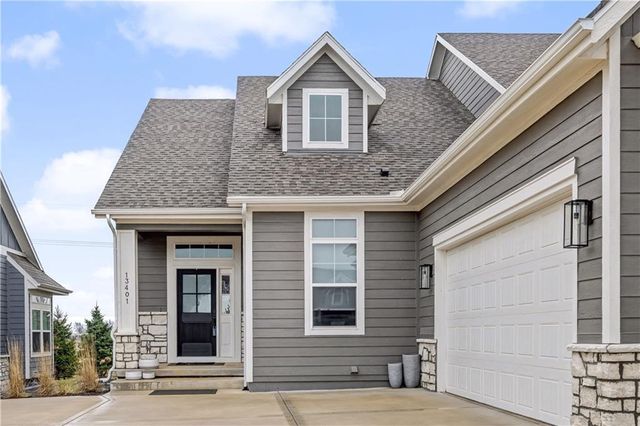 13401 W 174th Place, Overland Park, KS 66221