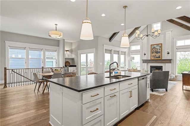 13401 W 174th Place, Overland Park, KS 66221