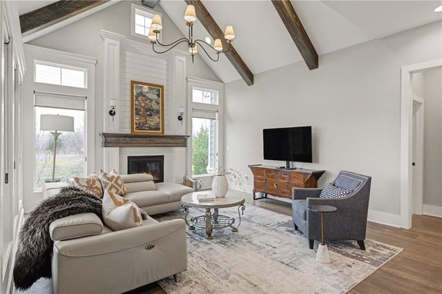 13401 W 174th Place, Overland Park, KS 66221