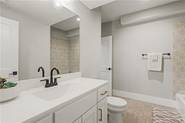 13401 W 174th Place, Overland Park, KS 66221