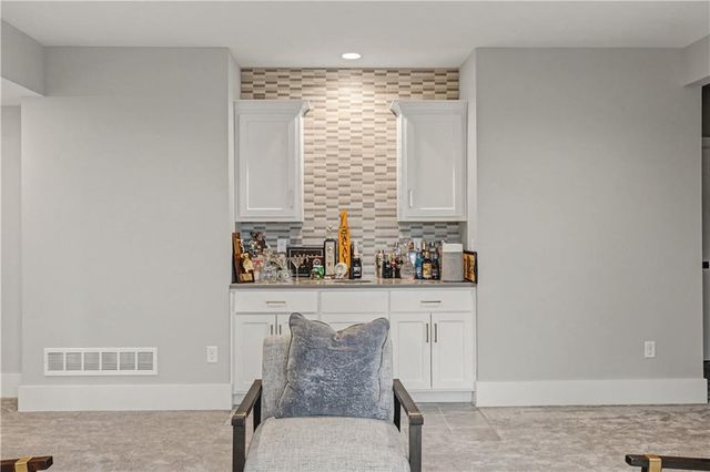 13401 W 174th Place, Overland Park, KS 66221