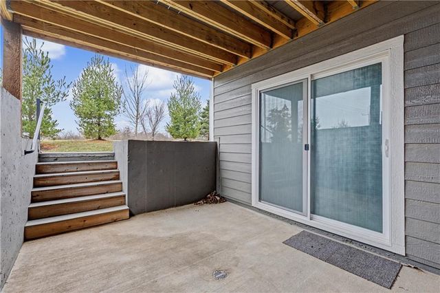 13401 W 174th Place, Overland Park, KS 66221