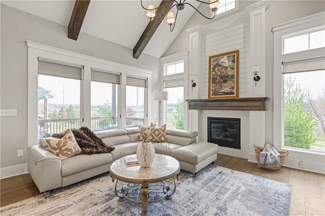 13401 W 174th Place, Overland Park, KS 66221