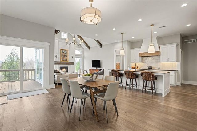 13401 W 174th Place, Overland Park, KS 66221