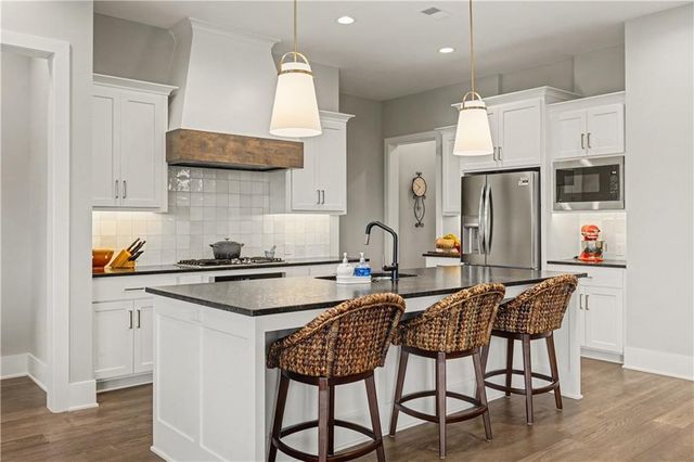 13401 W 174th Place, Overland Park, KS 66221