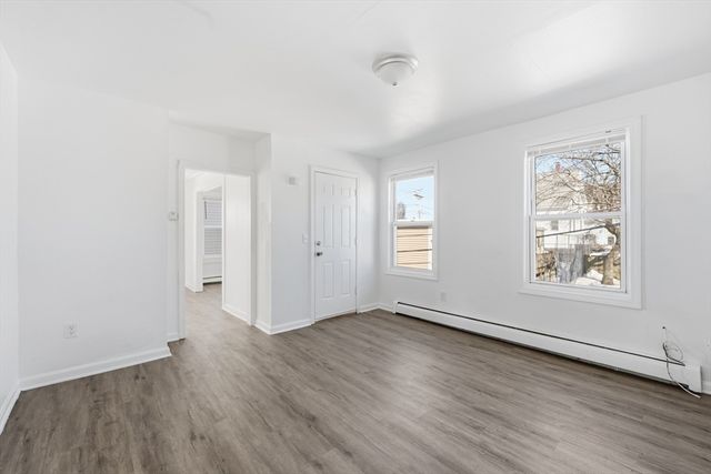 5 Floyd St, Lowell, MA 01852