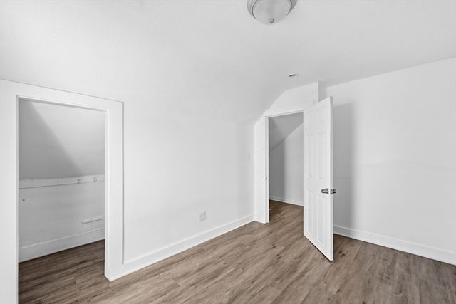 5 Floyd St, Lowell, MA 01852