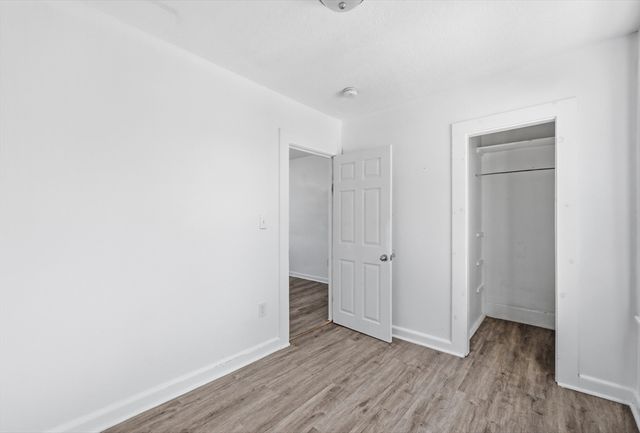 5 Floyd St, Lowell, MA 01852