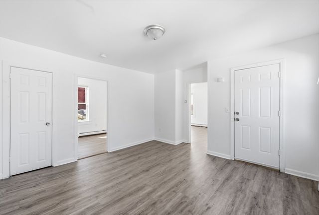 5 Floyd St, Lowell, MA 01852