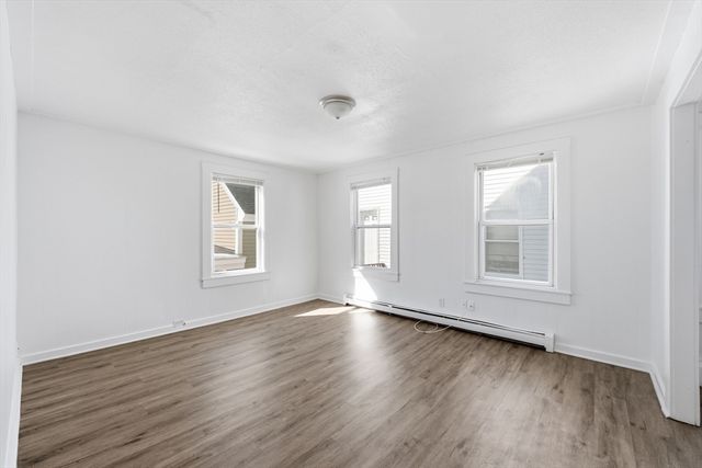 5 Floyd St, Lowell, MA 01852