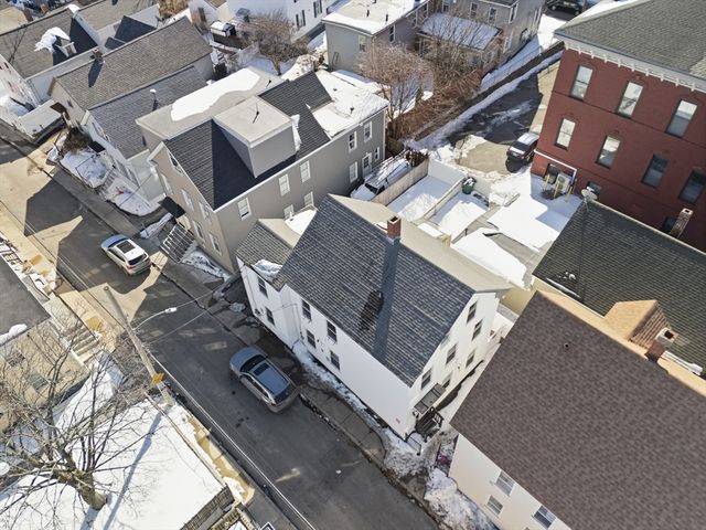 5 Floyd St, Lowell, MA 01852