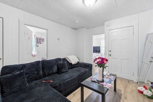 5 Floyd St, Lowell, MA 01852