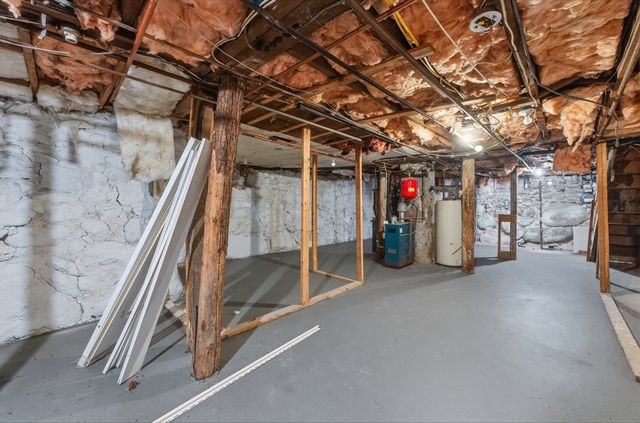 5 Floyd St, Lowell, MA 01852