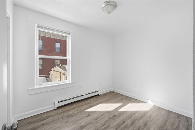 5 Floyd St, Lowell, MA 01852