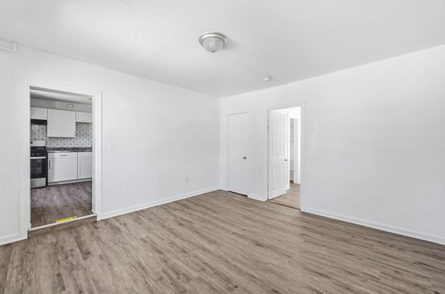 5 Floyd St, Lowell, MA 01852