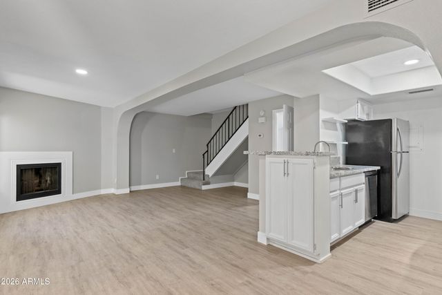 792 E EUGIE Avenue, Phoenix, AZ 85022