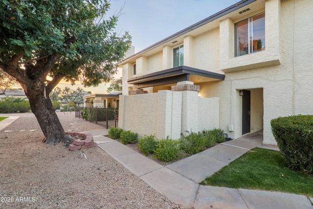 792 E EUGIE Avenue, Phoenix, AZ 85022