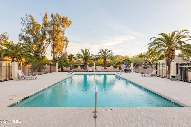 792 E EUGIE Avenue, Phoenix, AZ 85022