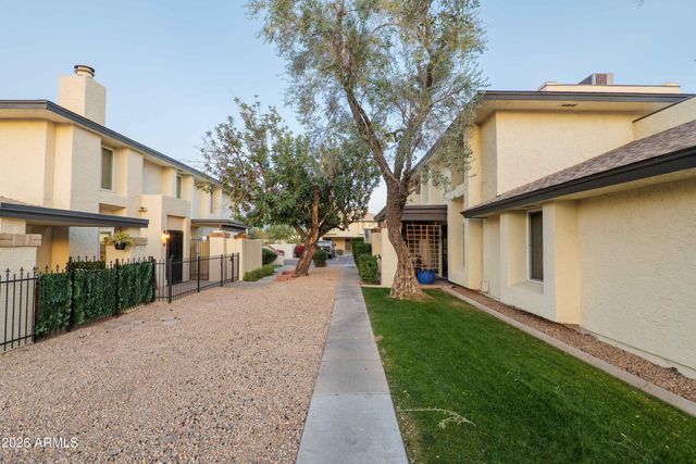 792 E EUGIE Avenue, Phoenix, AZ 85022