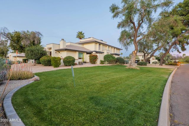 792 E EUGIE Avenue, Phoenix, AZ 85022