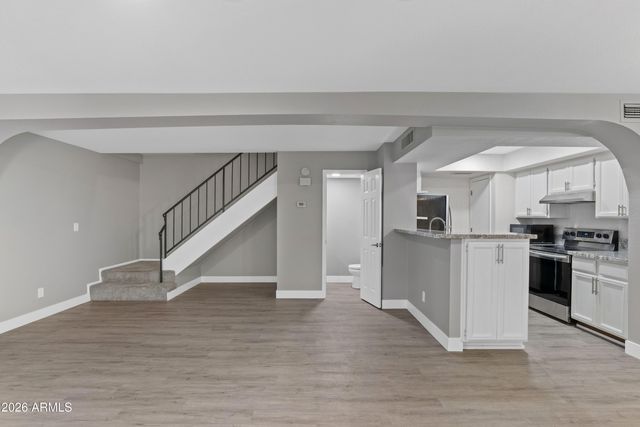 792 E EUGIE Avenue, Phoenix, AZ 85022