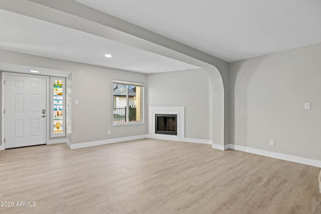 792 E EUGIE Avenue, Phoenix, AZ 85022