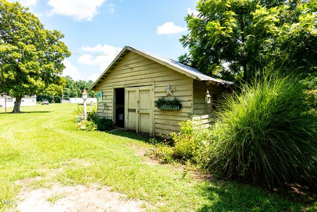 7167 Adolph Road, Bailey, NC 27807