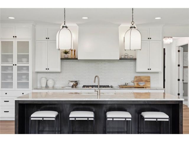 XXX4 Timberland Trail, Eden Prairie, MN 55347