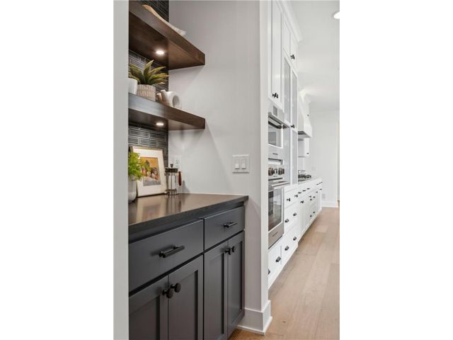 XXX4 Timberland Trail, Eden Prairie, MN 55347