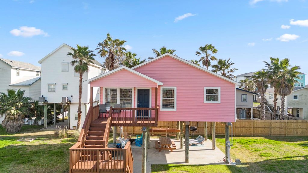 11213 Beard Drive, Galveston, TX 77554