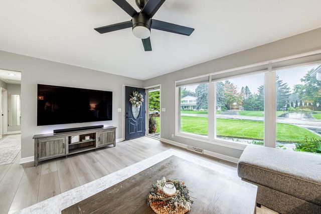 2410 Camelot DRIVE, Brookfield, WI 53045