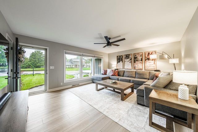 2410 Camelot DRIVE, Brookfield, WI 53045