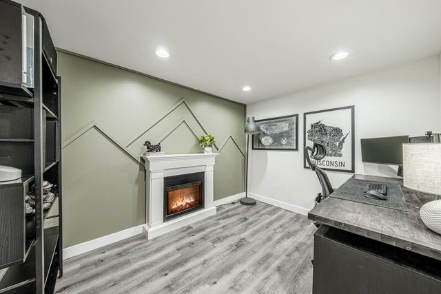 2410 Camelot DRIVE, Brookfield, WI 53045