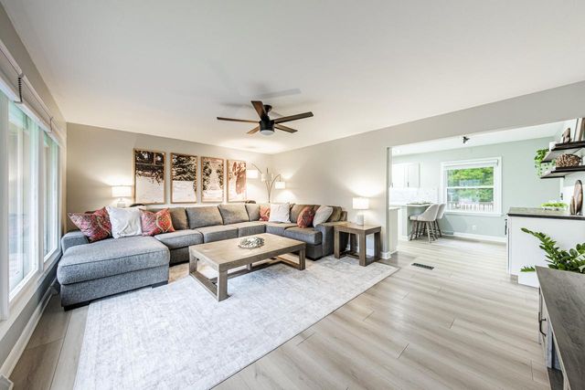 2410 Camelot DRIVE, Brookfield, WI 53045